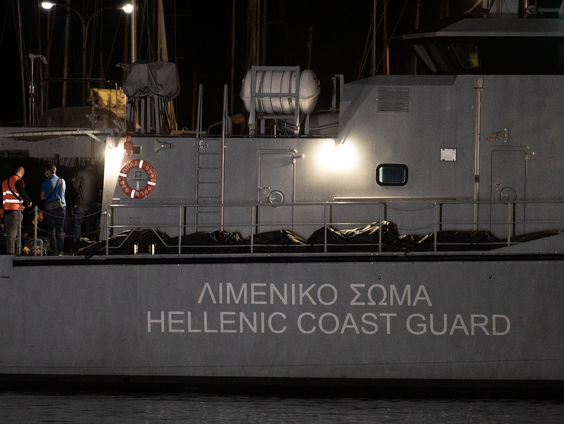 Nog honderden migranten vermist na scheepsramp voor Griekse kust