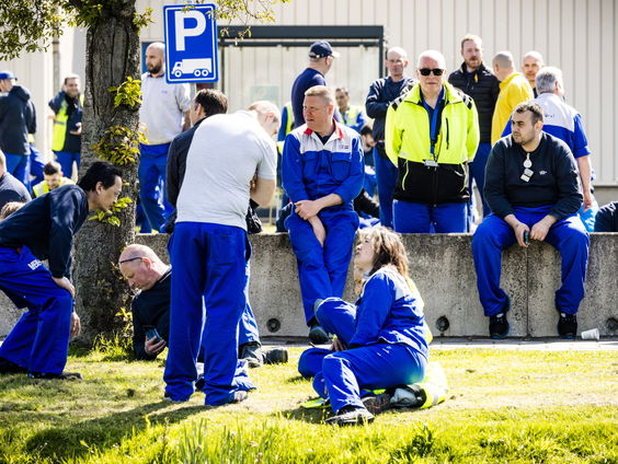 Wat is het economische belang van VDL Nedcar?