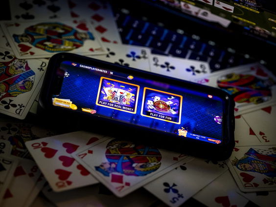 Reclames voor online gokken sinds 1 juli verboden: gaat die maatregel ver genoeg?