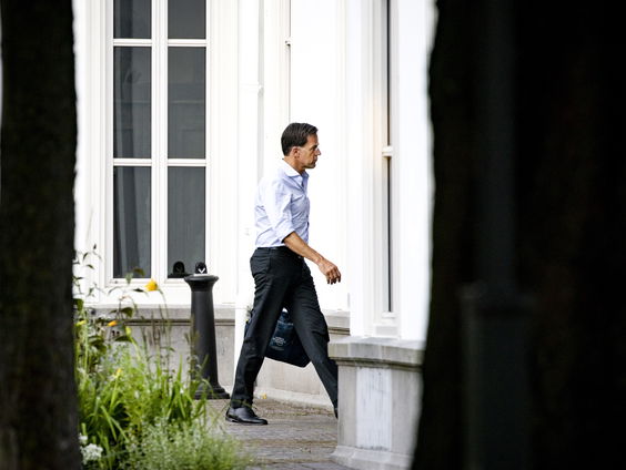 Wat komt er uit het Catshuisoverleg over excuses slavernijverleden vandaag?