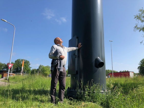 Het uitzendbureau: Marcel Dekker vanaf de A30 bij Barneveld