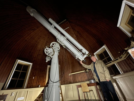 De nacht vanuit de Oude Sterrewacht in Leiden