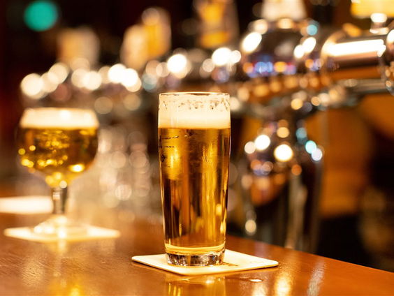 Stand.nl: Het kabinet moet zich niet bemoeien met ons alcoholgebruik