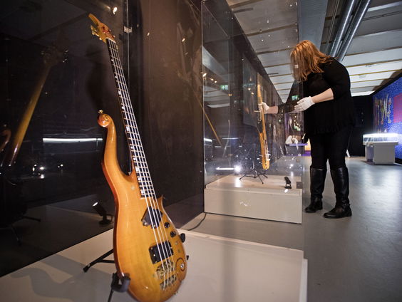 Voor wie is de handel in muziekrechten lucratief?