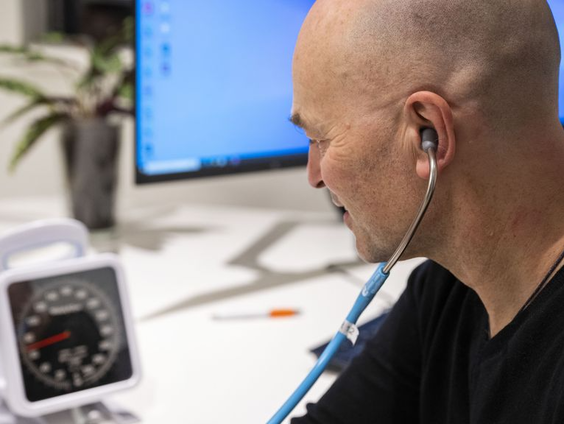 Recordverhoging zorgpremie DSW: 11,50 euro extra per maand