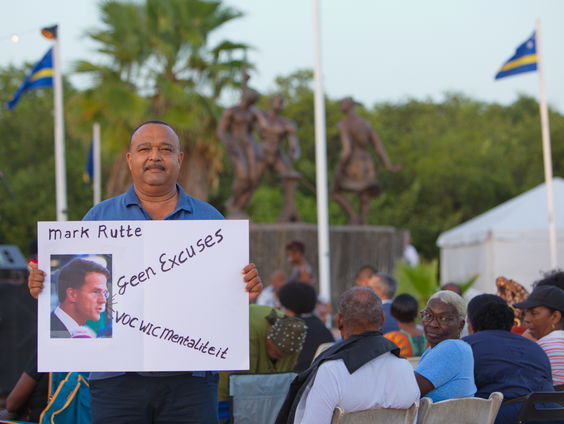 Premier Rutte brengt bezoek aan Suriname
