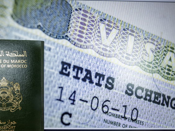 Marokkanen 'ten einde raad' door problemen en fraude bij visa