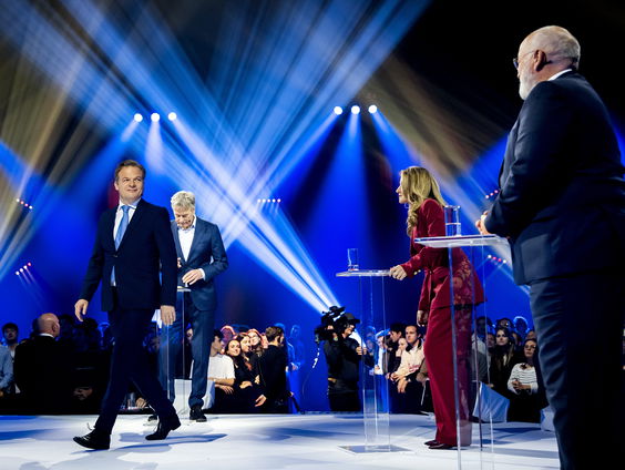 Vier partijen kunnen vooralsnog hopen op overwinning