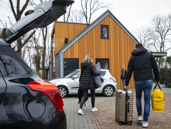 Hoge inkomens houden dit jaar minder vakantiegeld over