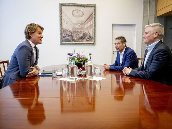 Wat kan de landelijke politiek leren van Limburgs extraparlementair bestuur?