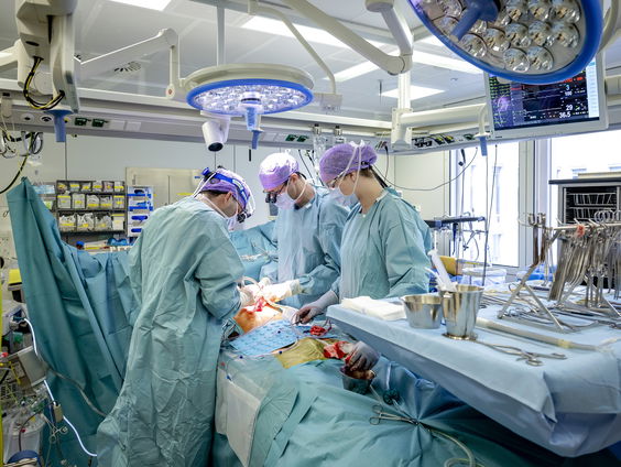 Moeten we minder opereren voor een beter klimaat?