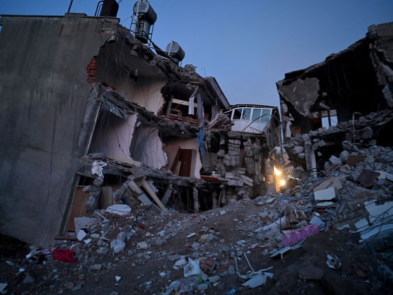 Negen dagen na de aardbevingen in Turkije en Syrië