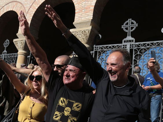 Hooggerechtshof Italië: fascistische groet niet altijd strafbaar