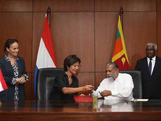 Nederland geeft culturele objecten terug aan Sri Lanka