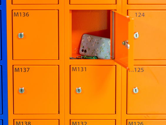 Smartphoneverbod in de klas bijna van kracht: 'Maak scholen volledig smartphonevrij'