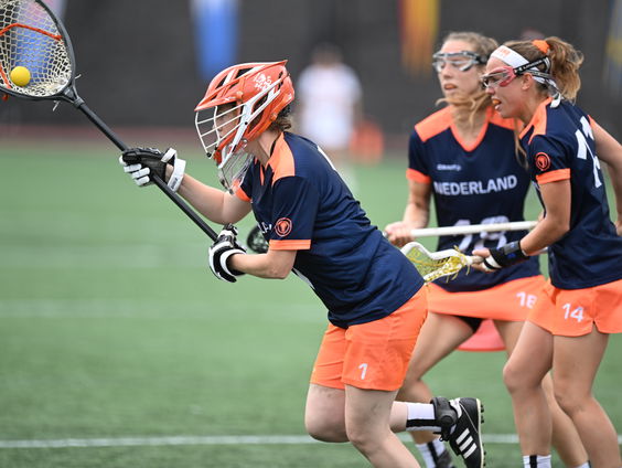 Het Rechter Rijtje met Lacrossespeler Friede Berendsen
