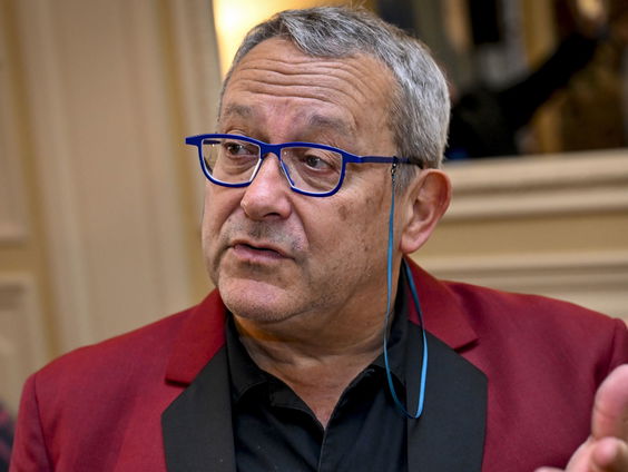 Tom Lanoye wint Prijs der Nederlandse Letteren