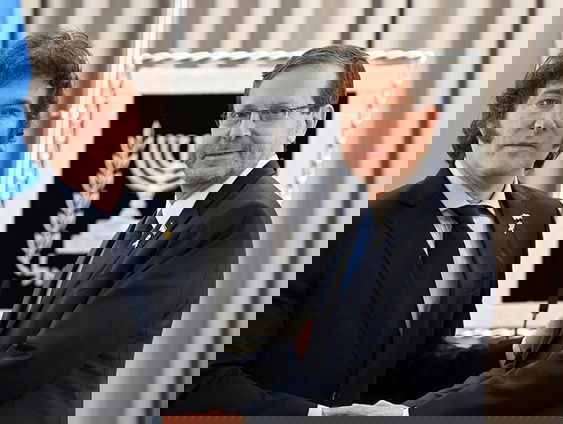 De Argentijnse president Milei bezoekt Israël en wil zich bekeren tot het jodendom