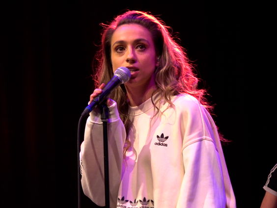 Nona - Liar live in Muziekcafé