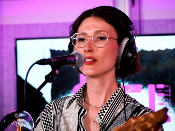 Eva Van Manen - De Liefde (Live @ Giel)