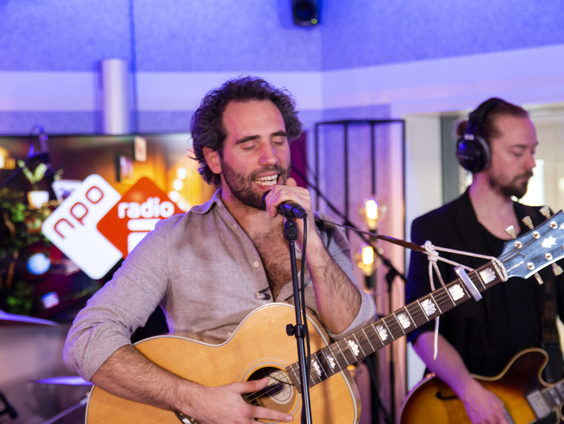 Welke Queen klassieker Navarone zo uit hun mouw schudt? Luisteraar Josien weet 't!