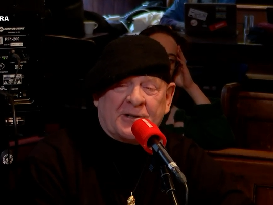 Ydense kunstenaar Arie Fonk wil wat meer respect voor de vinder van het beroemde veenlijkje