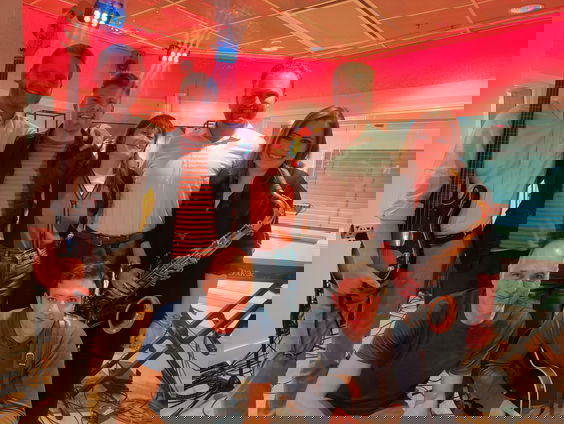 PM Warson speelt 'Leaving Here' (live @ Blokhuis)