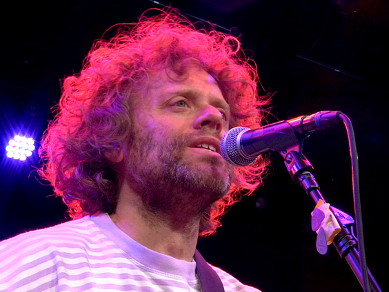 Benny Sings - Pyjamas | live in Muziekcafé