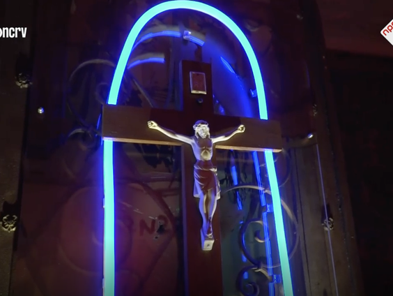 Typhoon over religie - DWIDM vanuit Huis van het Boek