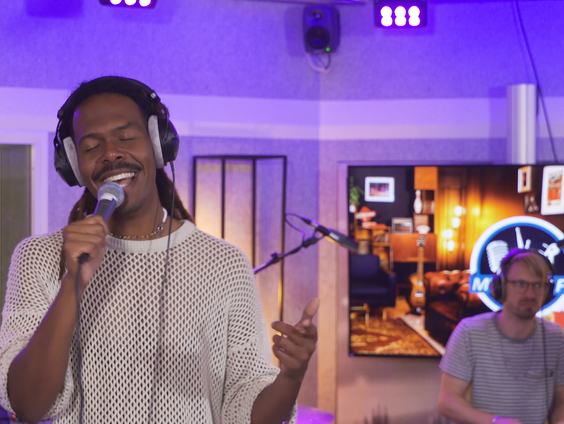 Jeangu Macrooy - Admit It | live in Muziekcafé