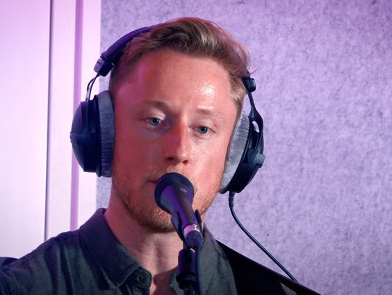 Hollow Coves - Coastline (Live @ Giel)