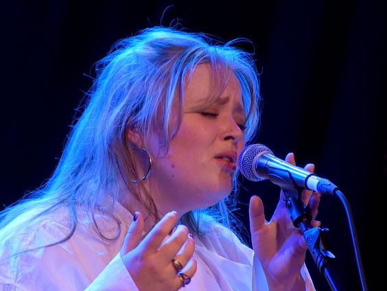 Sophia - Perfume | live in Muziekcafé