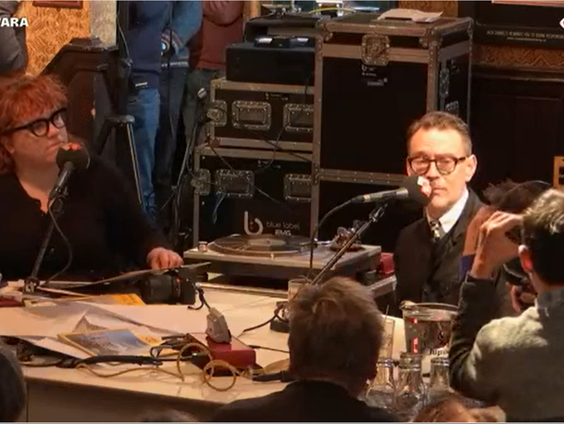 Ari Deelder en Benjamin Herman over de jazz-verzameling van Jules Deelder