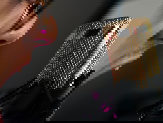 Luisteraar Paulien wil net zo'n glorieuze aankondiging als Raymond van Barneveld