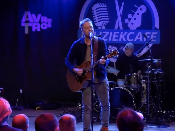 Niels Geusebroek - Clocks | live in Muziekcafé