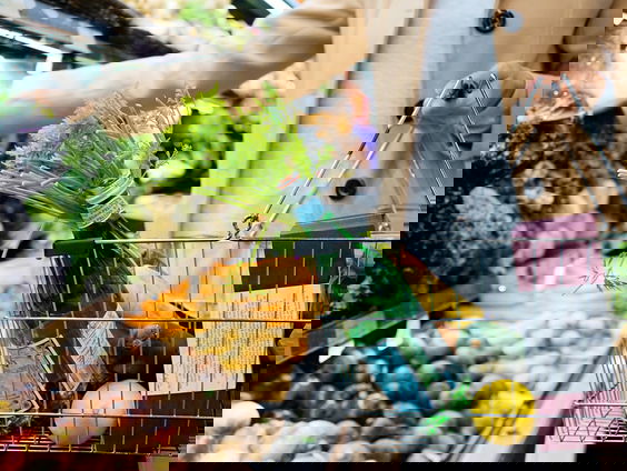 Luisteraar Lucinda helpt een gezin een jaar lang met boodschappen