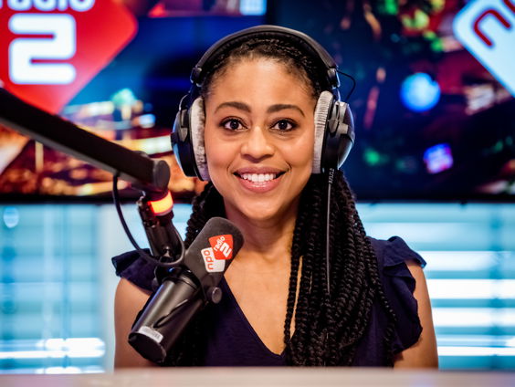 Arno zong een liedje in het oor van Stevie Wonder