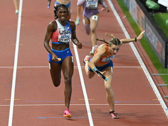 Erik Dijkstra blikt terug op het sportweekend: "Femke Bol viel echt uit het niets"