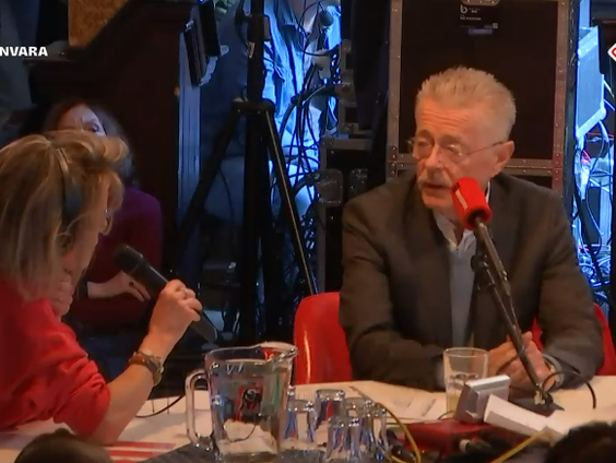 Oud-Minister van Defensie Joris Voorhoeve haalde een jaar geleden Oekraïense vluchtelingen op aan de grens van Polen.