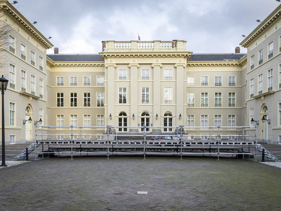 Fotograaf Bart Maat benieuwd wat de handentrend van deze bordesfoto wordt
