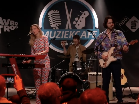 KAFKA - Queen of Bees | live in Muziekcafé