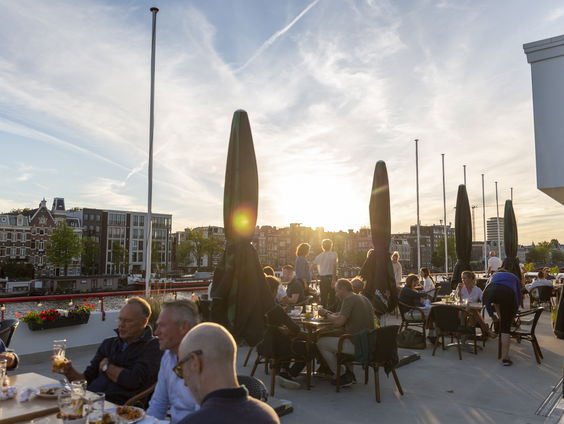 Weerman Maurice Middendorp voorspelt weer van 4 en 5 mei: "Eerste officiële warme dag"