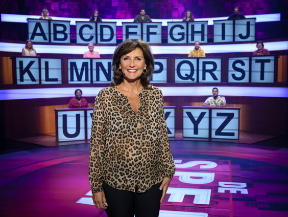 Van Tina Turner tot Leonard Cohen: dit stemt mystery guest Astrid Joosten!