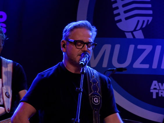 Guus Meeuwis - Voor Mijn Hart | live in Muziekcafé