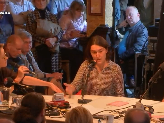 CDA Tweede Kamerlid René Peters vindt dat de asielinstroom snel omlaag moet. Hij gaat in gesprek met Kati ...