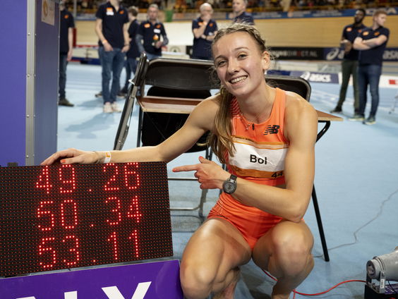 Erik Dijkstra onder de indruk van wereldrecord Femke Bol: "Dat is echt echt een moment voor de eeuwigheid"
