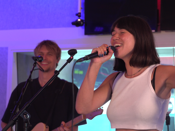 MEAU - Proosten & Blijven Rijden live in Muziekcafé