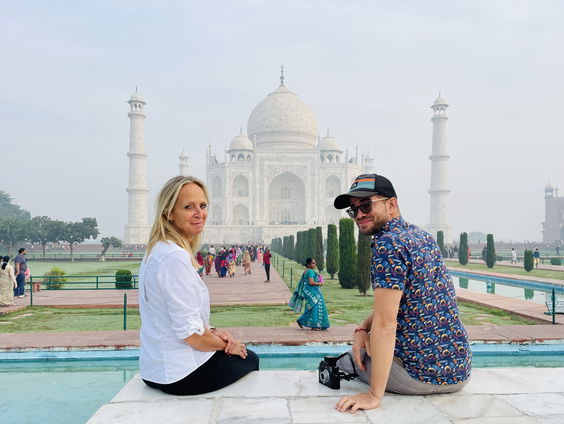 Floortje legt in haar nieuwe reisprogramma vast hoe mens en dier samenleven: "Hele bijzondere mensen ontmoet"