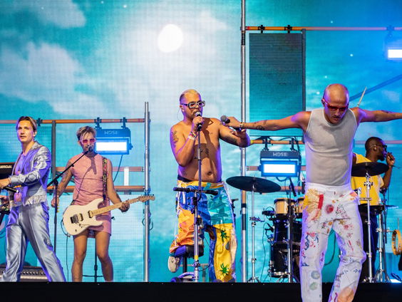 Bart Arens verrast Goldband met TopSong-bekroning voor Noodgeval