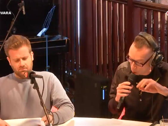 Cabaret: Emmanuel Macron op bezoek!